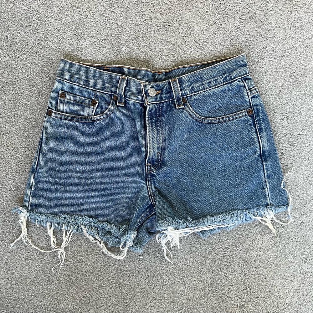 Vintage Levi’s 505 Denim Shorts - Picture 1 of 3
